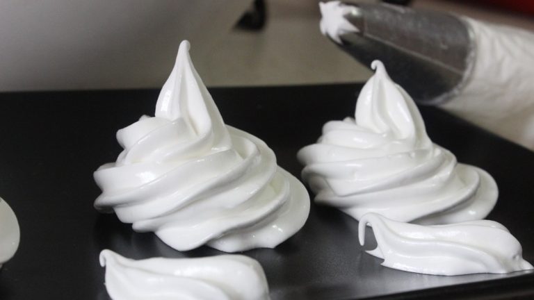 Cómo hacer unas claras montadas tan perfectas como las de los chefs