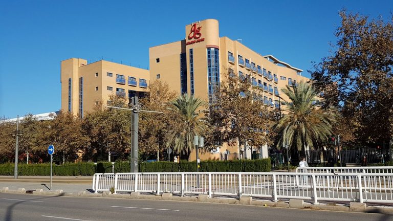 Disuelven una fiesta con 200 estudiantes en un colegio mayor de Valencia