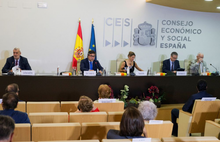 El Gobierno creará un Foro de alto nivel para abordar la política industrial del país