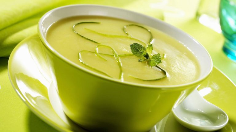 Cómo preparar una estupenda crema de calabacín con queso