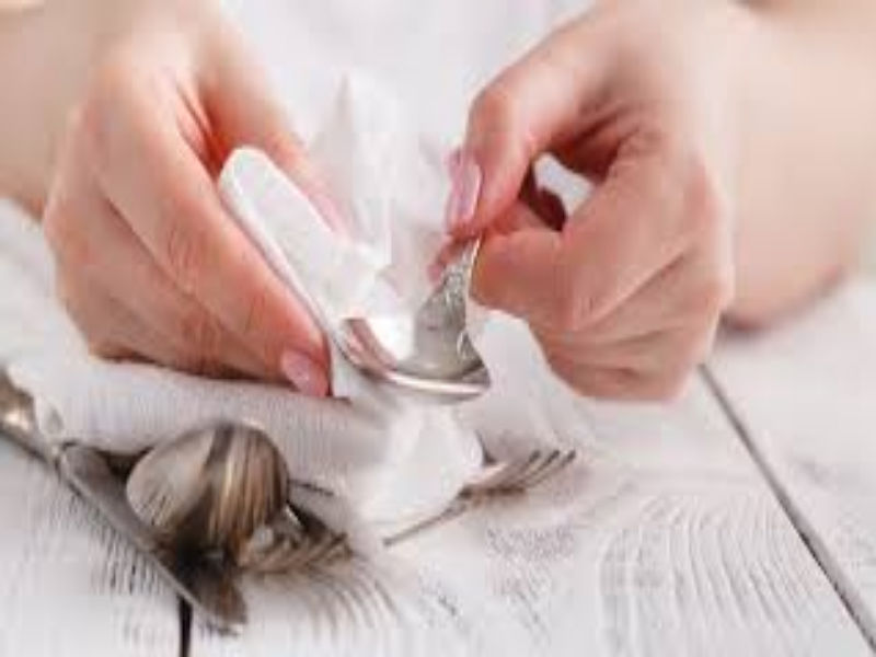 devolverle el brillo a la cuberteria