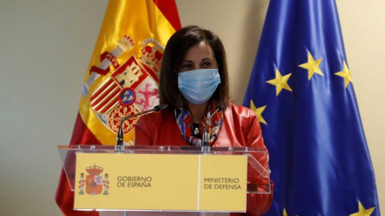 Defensa cree que el chat de militares retirados puede considerarse público