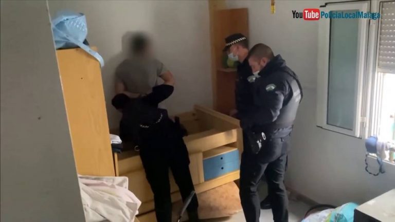 Detienen a un hombre por maltrato y con orden de detención