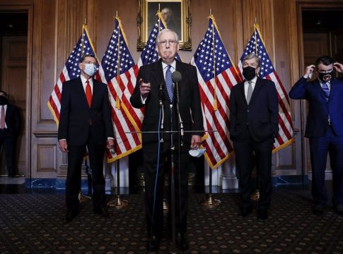 EEUU acuerda un paquete de ayuda contra el Covid-19 de 900.000 millones de dólares EEUU acuerda un paquete de ayuda contra el Covid-19 de 900.000 millones de dólares