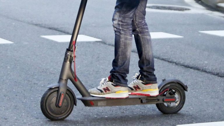 Velocidad, batería... Esto es en lo que debes fijarte para comprar un patinete eléctrico