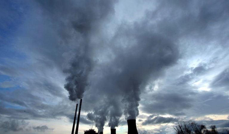 Los Veintisiete acuerdan remitir a la ONU el compromiso de reducir las emisiones de CO2