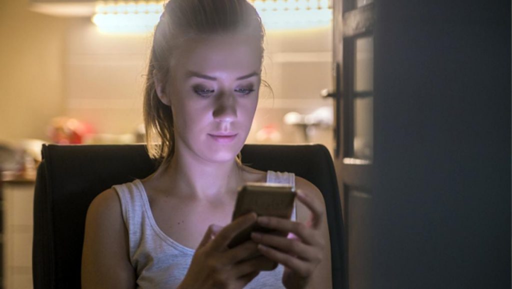 Enfermedades y dolores que los móviles y ordenadores te están causando