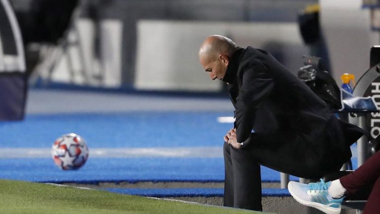 Con un pie fuera: estos son los errores que han condenado a Zidane
