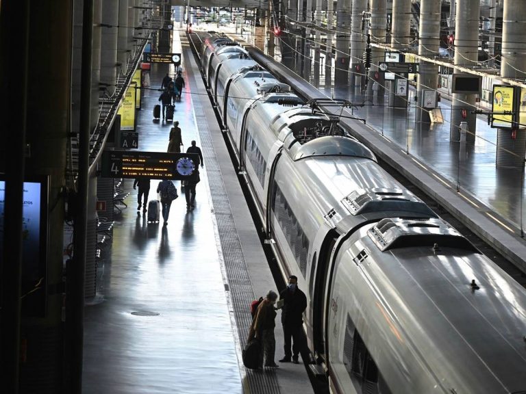 La liberalización del transporte ferroviario de pasajeros arranca este lunes