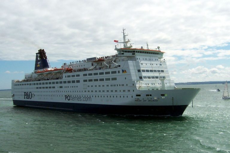 Llega a Santander un ferry procedente de Reino Unido con 195 pasajeros