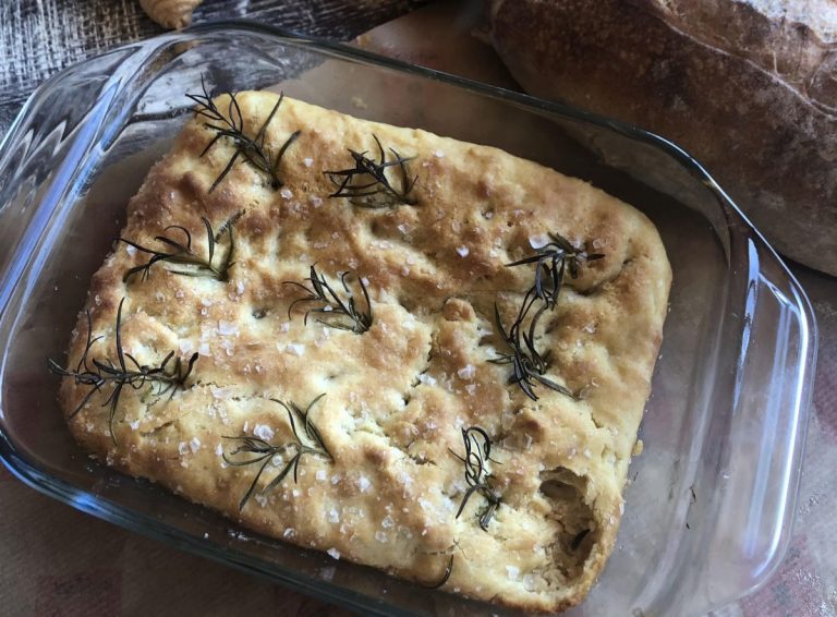 Cómo hacer paso a paso una focaccia con la receta tradicional