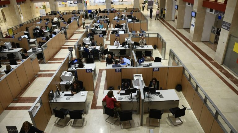 Las pensiones y el sueldo de funcionarios subirán un 0,9% desde el 1 de enero