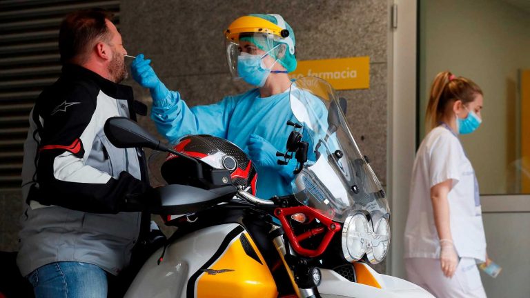 Galicia detecta 373 nuevos positivos y los hospitalizados bajan ligeramente