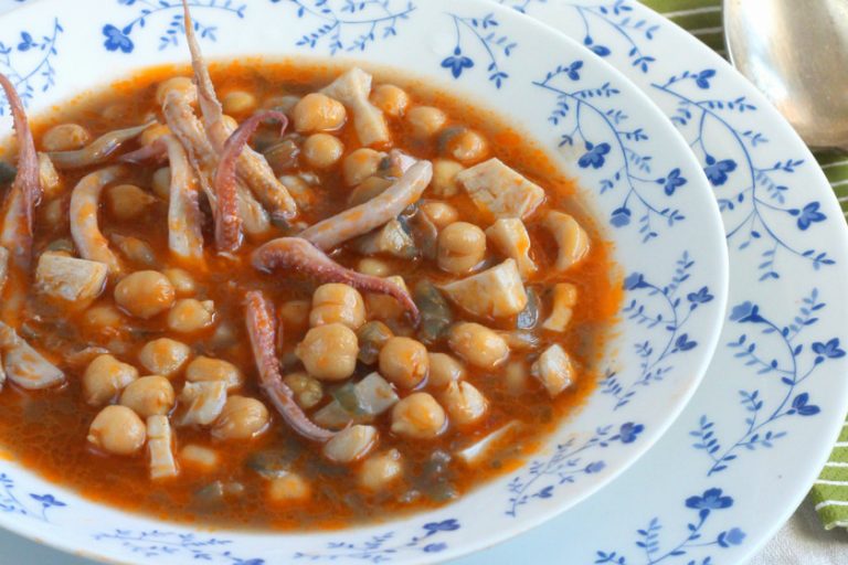 Karlos Arguiñano: la receta de calamares con garbanzos más espectacular