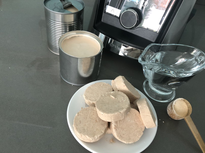 Ingredientes para la receta de gelatina con mazapán