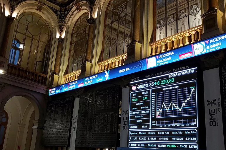 El Ibex 35 se tiñe de 'rojo' y pone en peligro los 8.000 puntos