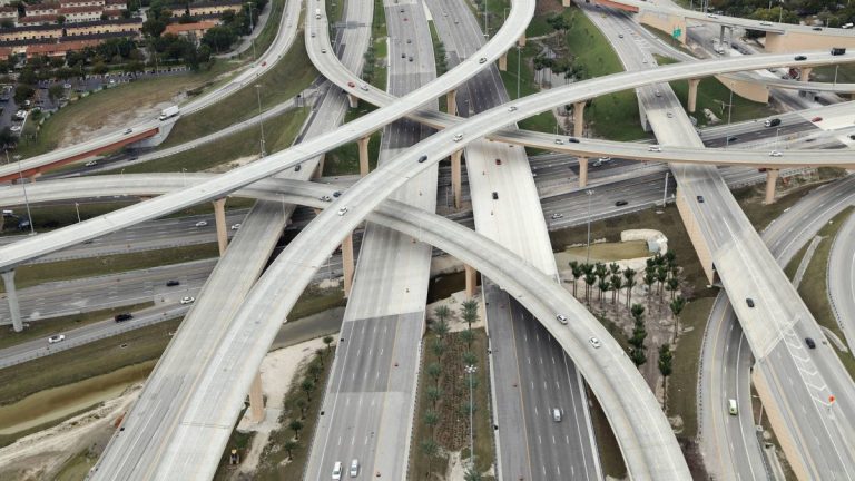 Seis de cada diez españoles apoya la inversión privada destinada a la mejora de las infraestructuras