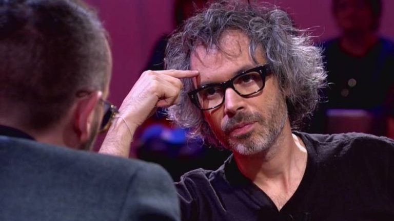 Pablo Iglesias anuncia la nacionalidad para el pianista James Rhodes