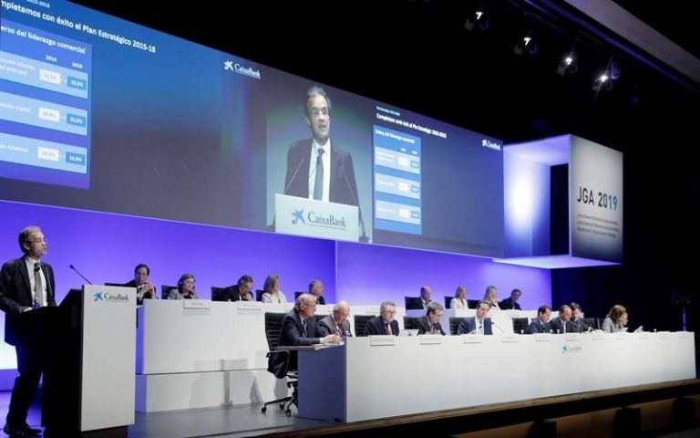 CaixaBank aprueba la fusión con Bankia para crear una entidad 