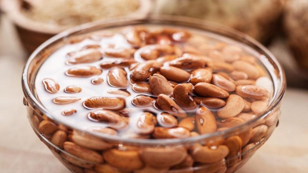 Para remojar las legumbres