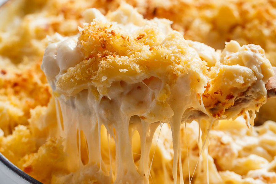 Ricos macarrones con queso gratinado al horno