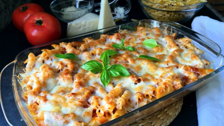 Cómo preparar unos macarrones con queso gratinado