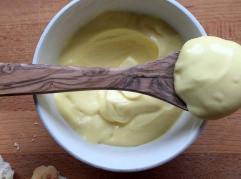 Mayonesa: la clave para hacerla en licuadora y que no se corte Mayonesa: la clave para hacerla en licuadora y que no se corte