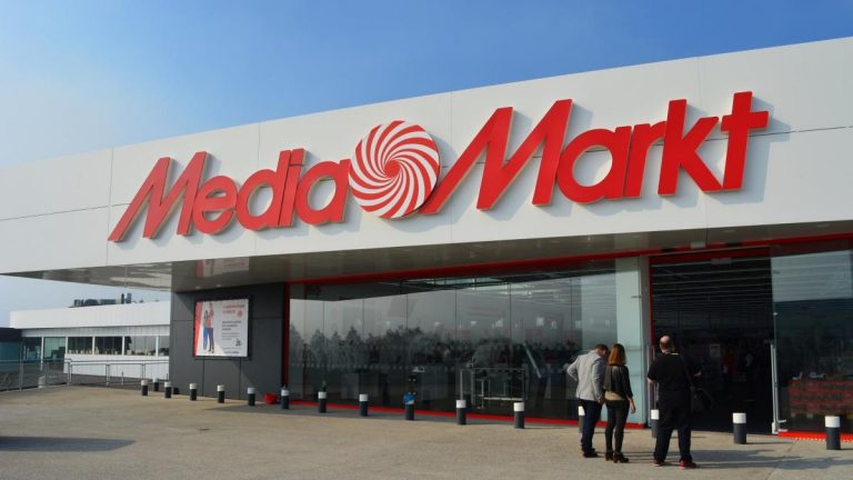 MediaMarkt rompe el mercado con la Smart TV Philips: 65 pulgadas, perfecta para gaming y con un descuentazo