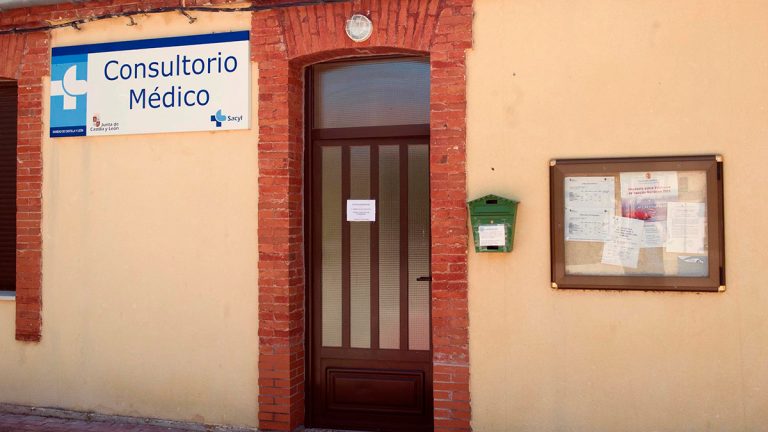 Los médicos exigen más recursos en centros de Atención Primaria rurales