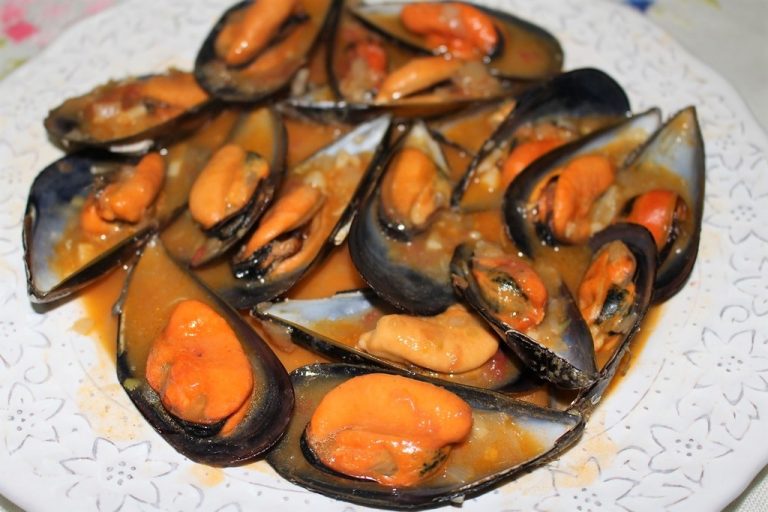 Cómo preparar unos mejillones a la marinera