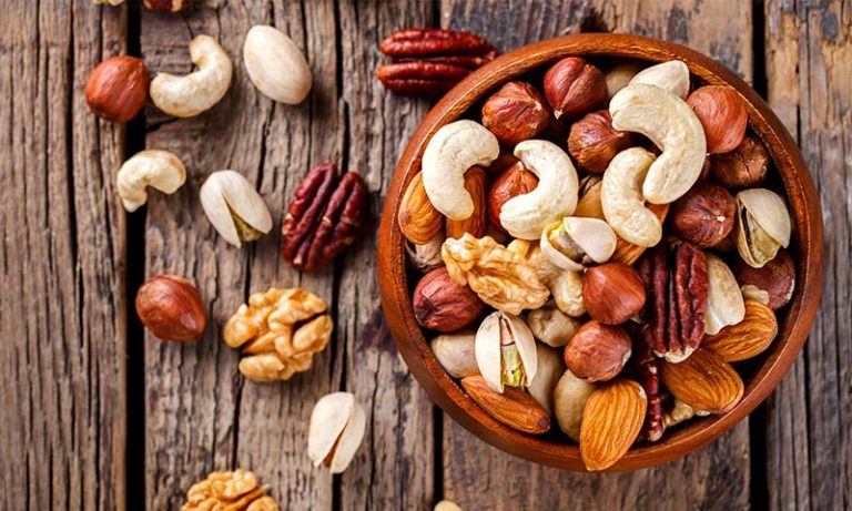 Frutos secos que te ayudan a conciliar el sueño (y dormir mejor)