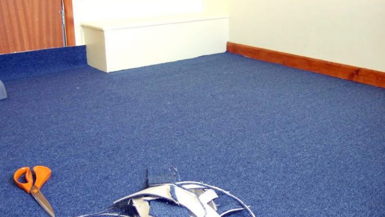 Cómo poner moqueta en casa