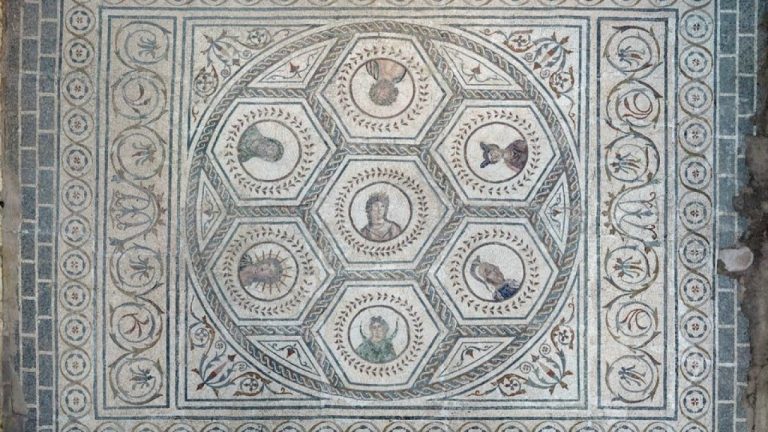 Cultura concluye la restauración de cinco mosaicos de Itálica (Sevilla)