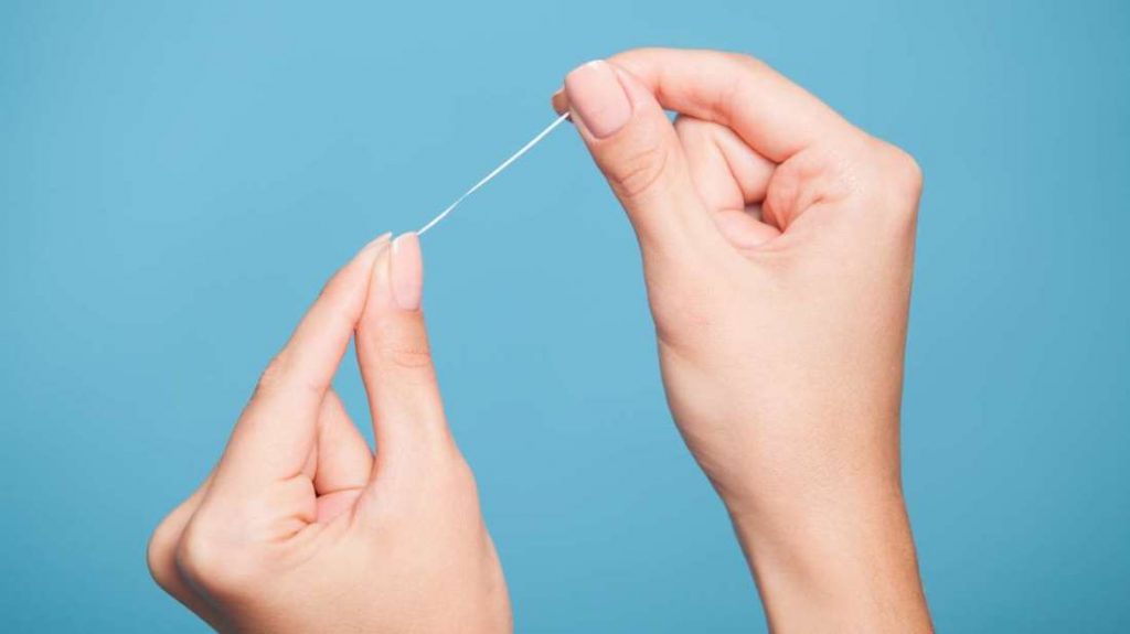 No tires nunca hilo dental por el inodoro