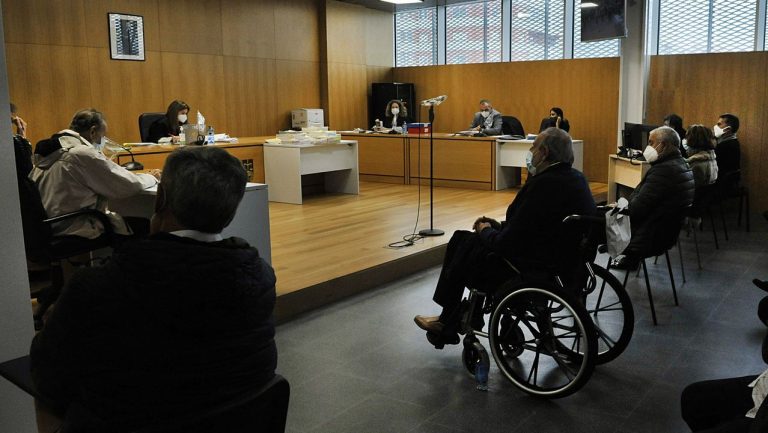 Pachi Vázquez y el resto de acusados se acogen a su derecho a no declarar