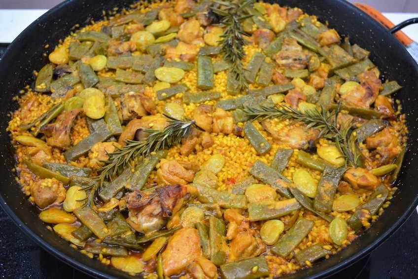 Cómo hacer la auténtica paella valenciana 1 Paella valenciana, un sabor realmente tradicional