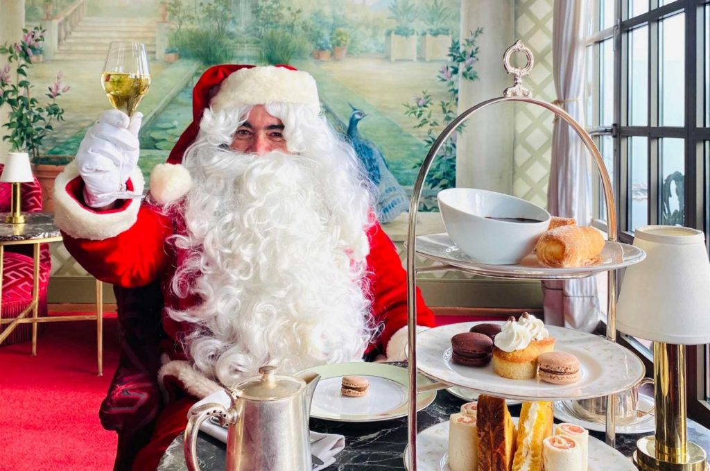 Papa Nöel te espera en la terraza del Palace este próximo fin de semana.