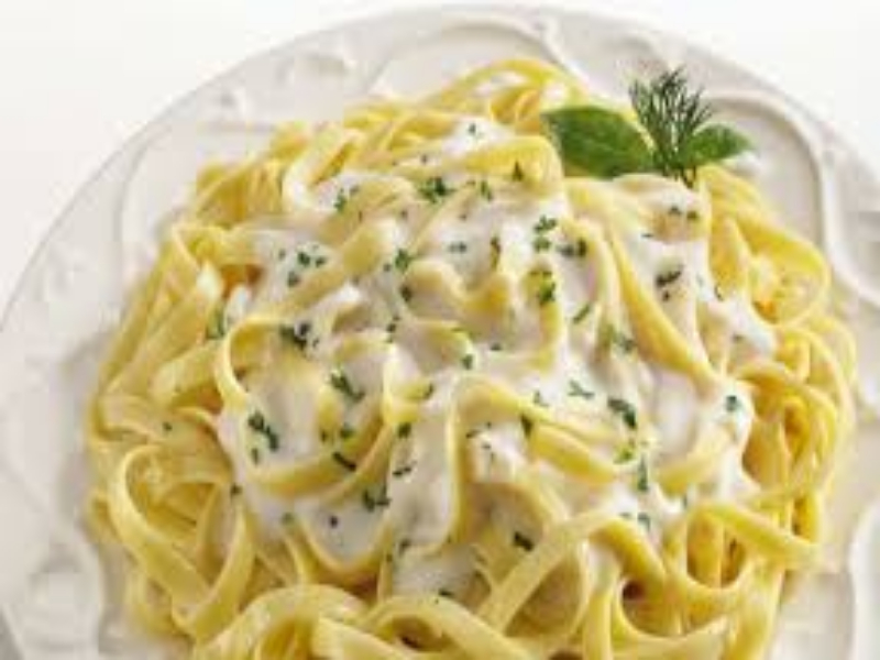 espaguetis con crema de leche