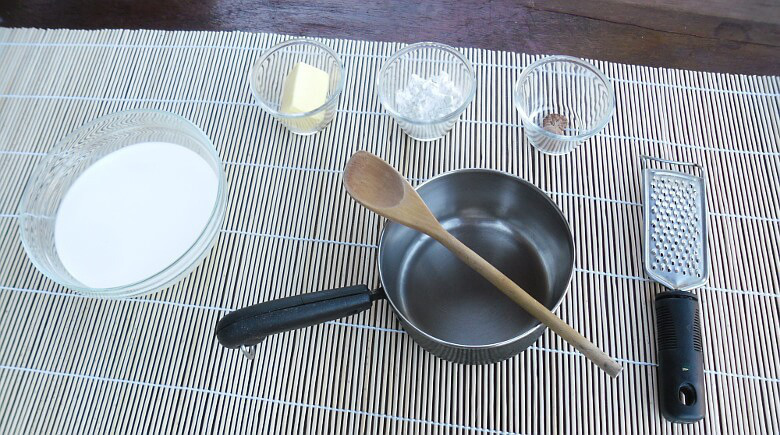 Ingredientes  para patatas con bechamel