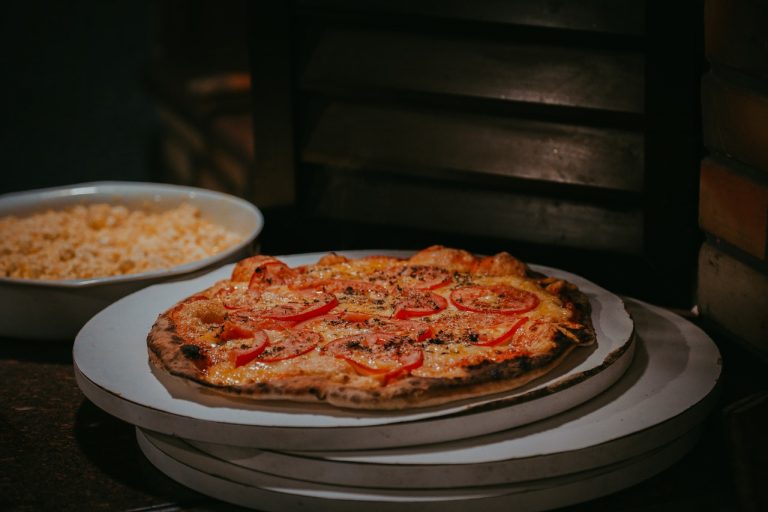 Cómo hacer una pizza casera sin tener que esperar a que la masa repose