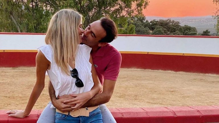 Enrique Ponce cumple 49 años locamente enamorado de Ana Soria