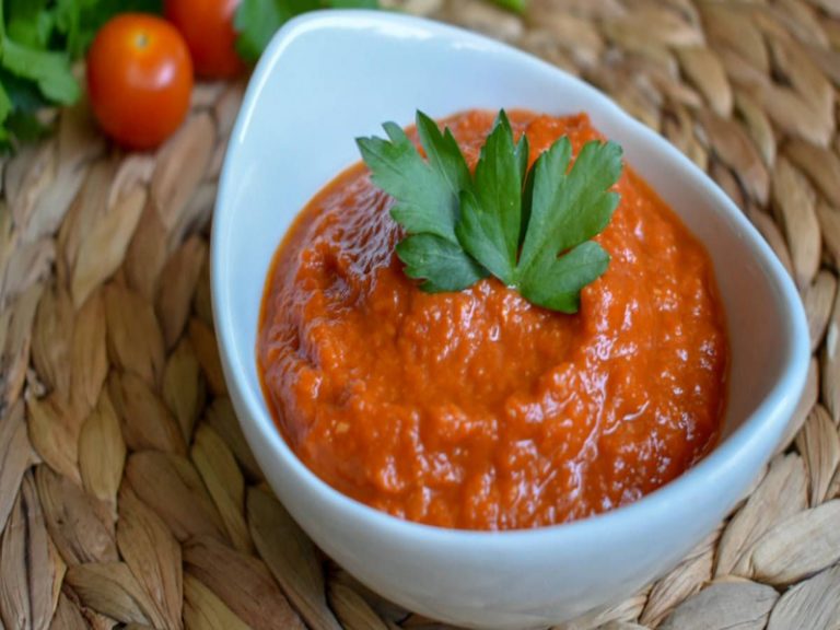 Cómo hacer la salsa brava de Alberto Chicote