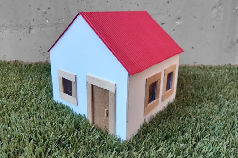 Cómo  hacer una casa de cartón para niños