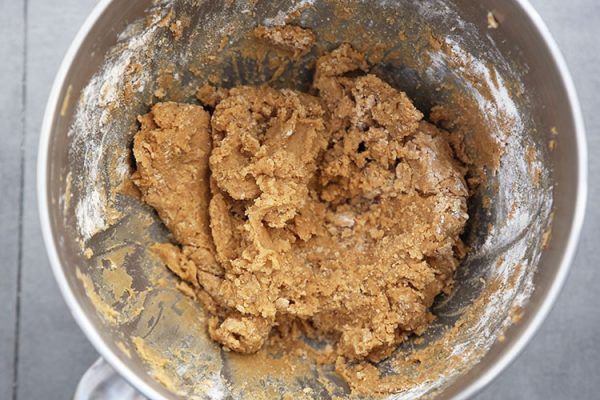 Cómo hacer unas deliciosas galletas integrales con muy pocas calorías 4 Elaboración galletas integrales veganas