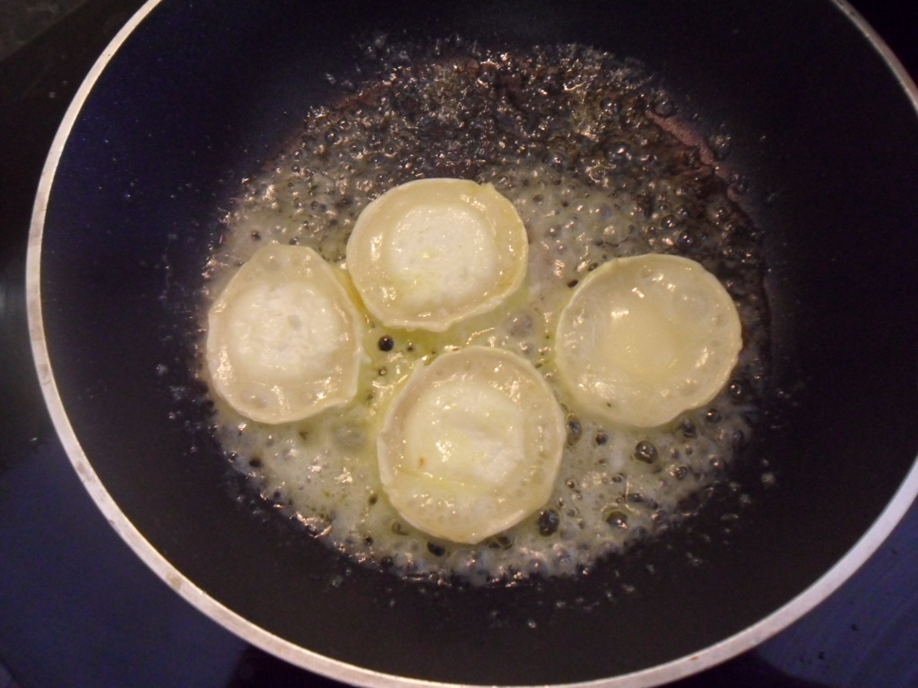¿Cómo preparar queso de cabra frito para Navidad?