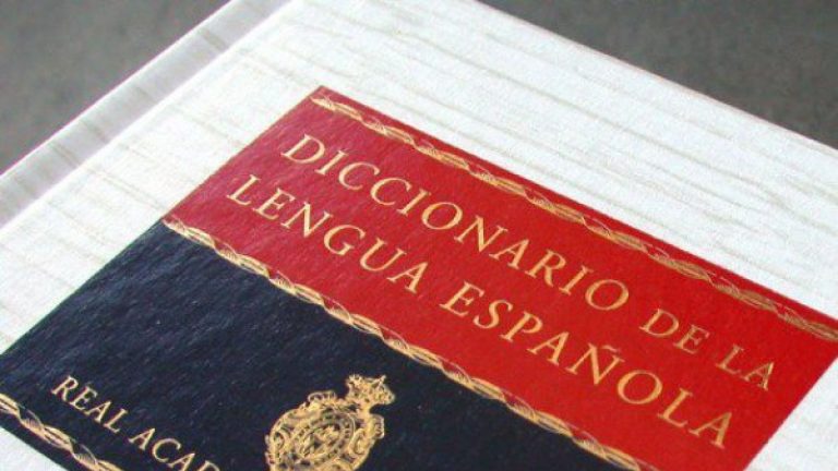 La RAE obligará a repetir 100 veces la palabra a quien tenga una falta de ortografía en Facebook