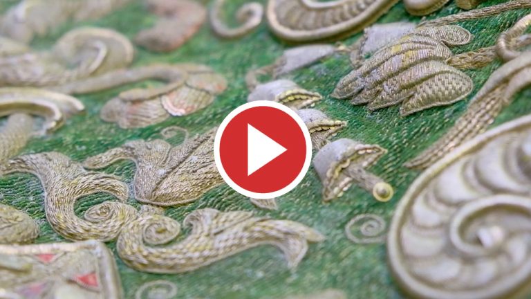 Así se restaura el manto de coronación de la Esperanza Macarena