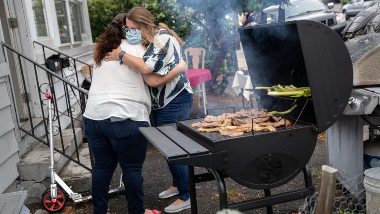 La Comunidad de Madrid reducirá de 10 a 6 personas todas las reuniones