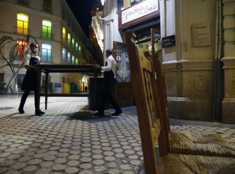 sector servicios El sector servicios recorta su superávit un 19,7% en el tercer trimestre