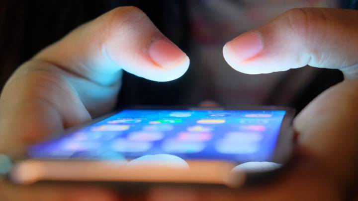 ¿Cómo navegar en el móvil utilizando esta función?